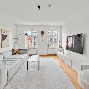 Stylish 120sqm In Berlin-mitte Apartment